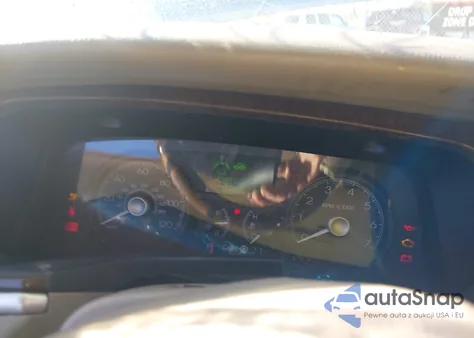 2007 Lincoln Town Car Designer Series z USA, uszkodzony, nr VIN 1LNHM83V17Y636463